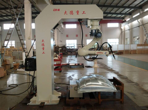 三輪電動(dòng)車車框切割       